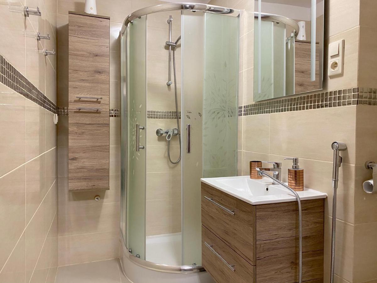 Swish Apartment -10 Min To Old Town Gdansk,Pkp & Shopping Mall Bagian luar foto